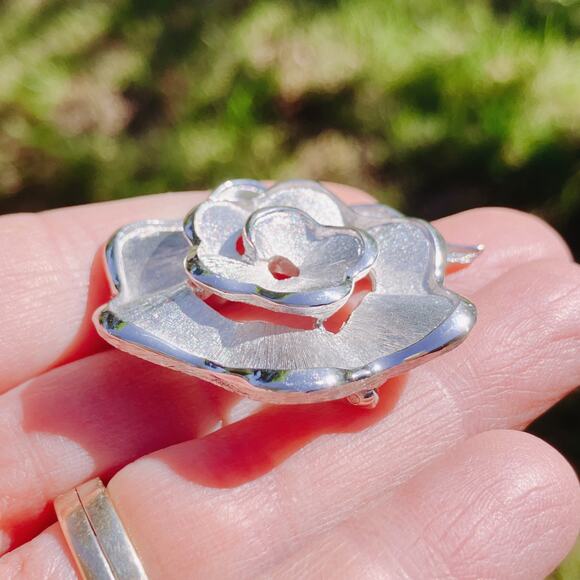 Vintage Abstract Trifari Brooch MCM Signed Silvertone Layered Modernist Flower - Picture 4 of 10